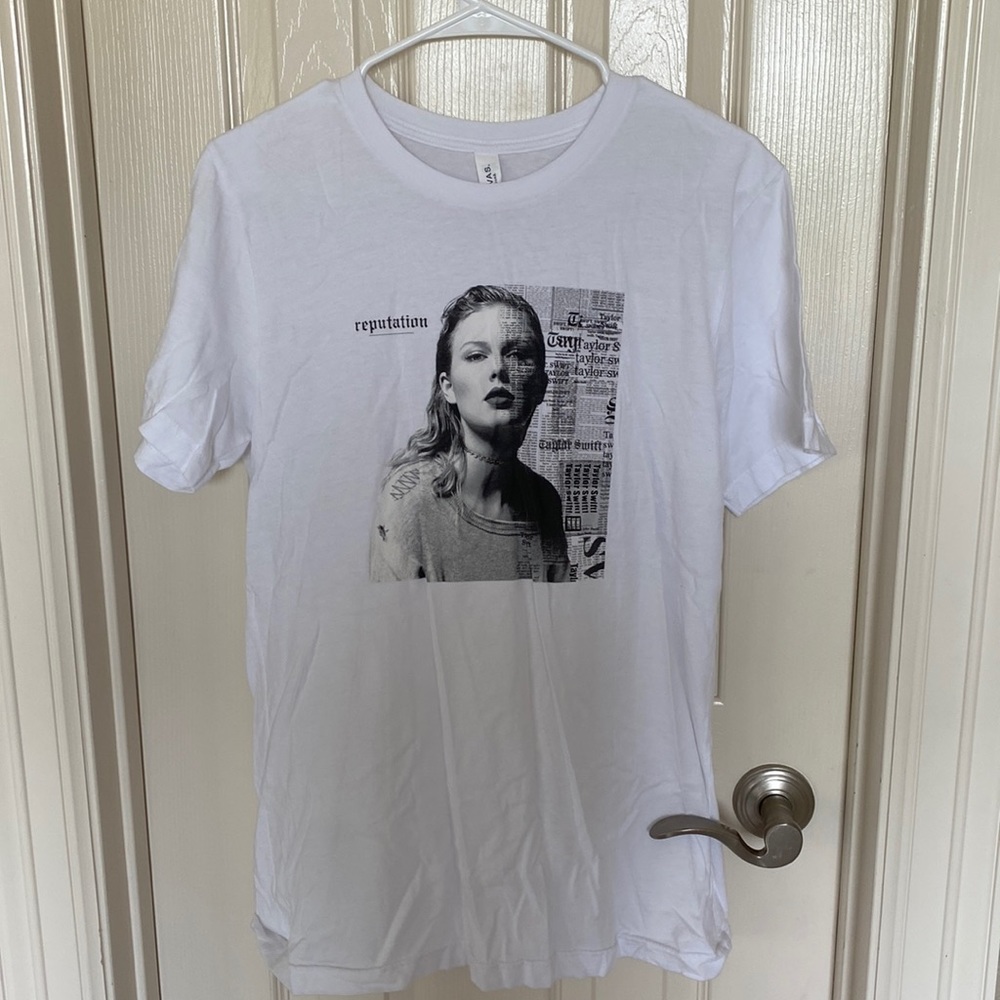 Taylor swift tshirt